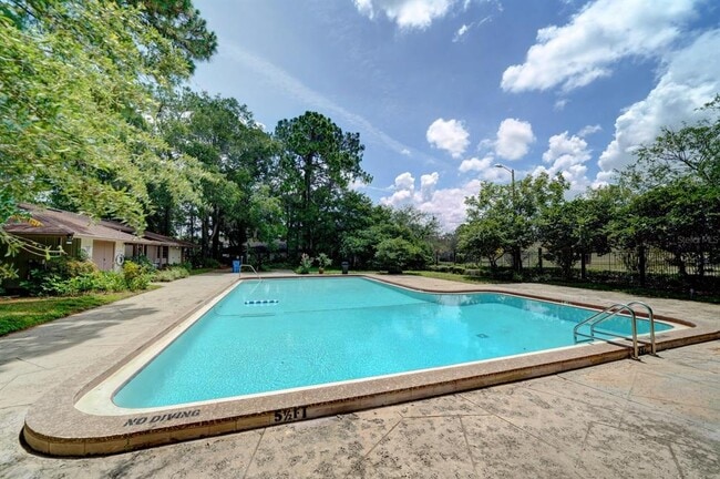 Building Photo - 7223 San Luis Ct