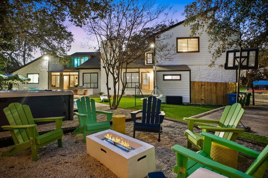 Building Photo - 1818 Moreshead St