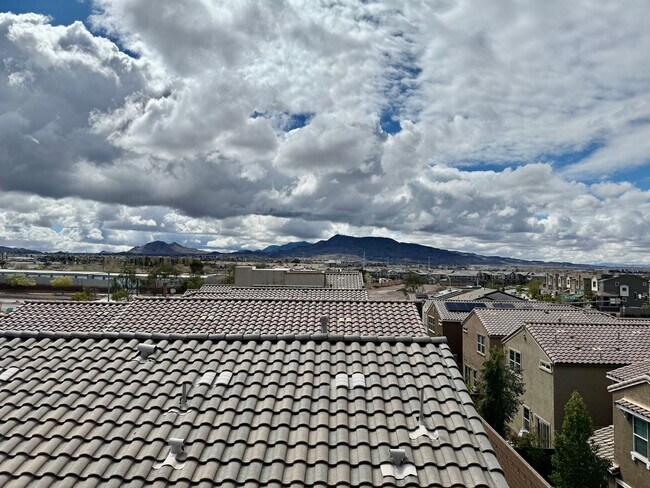 Building Photo - Cadence Home For Rent! City/Strip View, Roof Top Sky Deck!