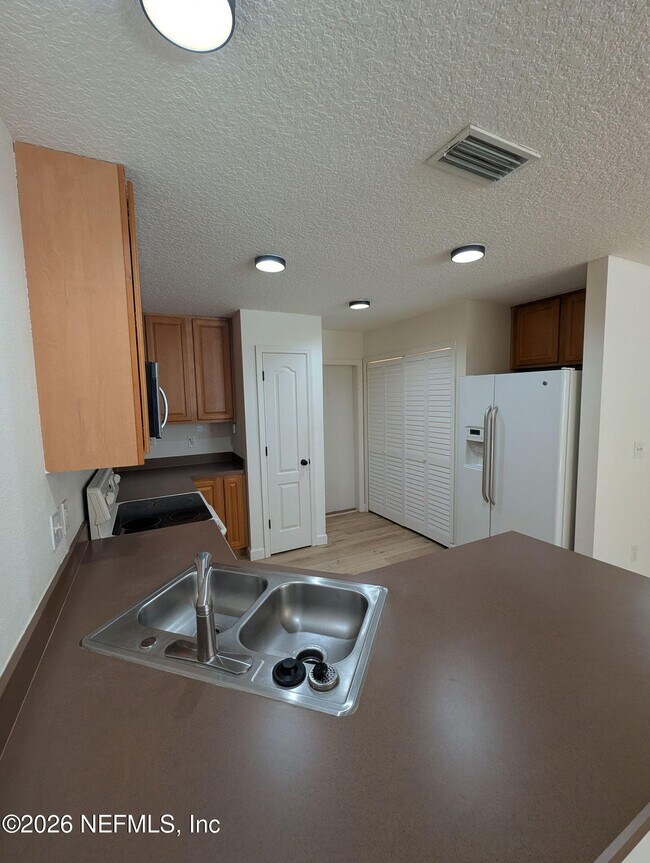 Building Photo - 131 Merlot