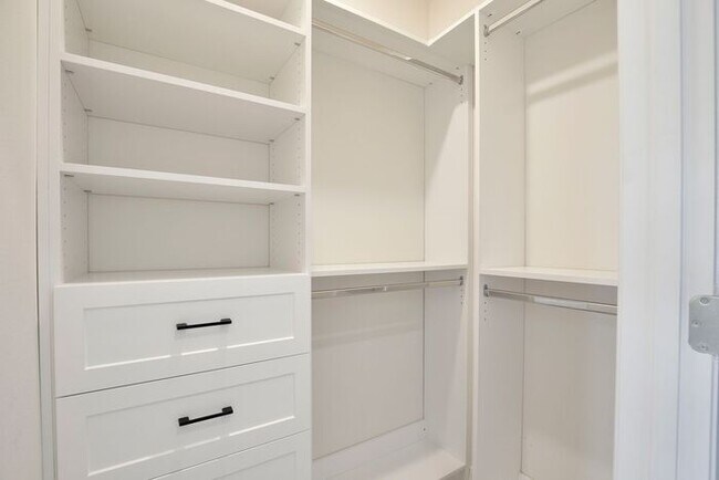Building Photo - Move-In Ready 2BR/2BA Villa with Den + 2-Car Garage | Lake Nona Adjacent | Suncrest at St. Cloud