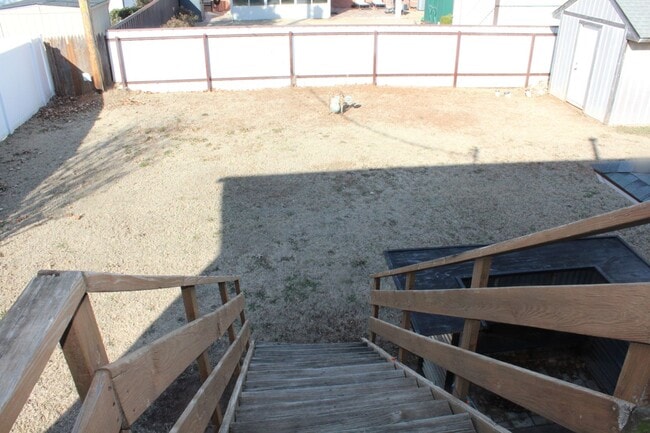 Building Photo - Huge Playroom - Family Room!