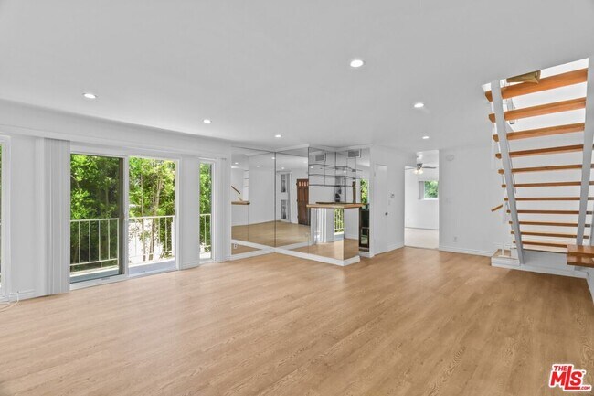 Building Photo - 4610 Densmore Ave