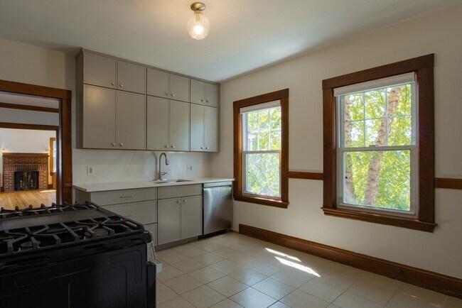 Building Photo - 62 Orchardhill Rd