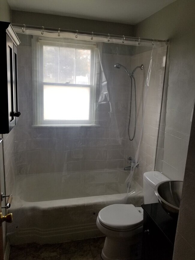 Building Photo - House East of Waynesboro