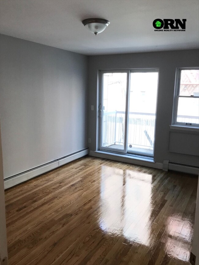 Building Photo - 2355 E 13th St