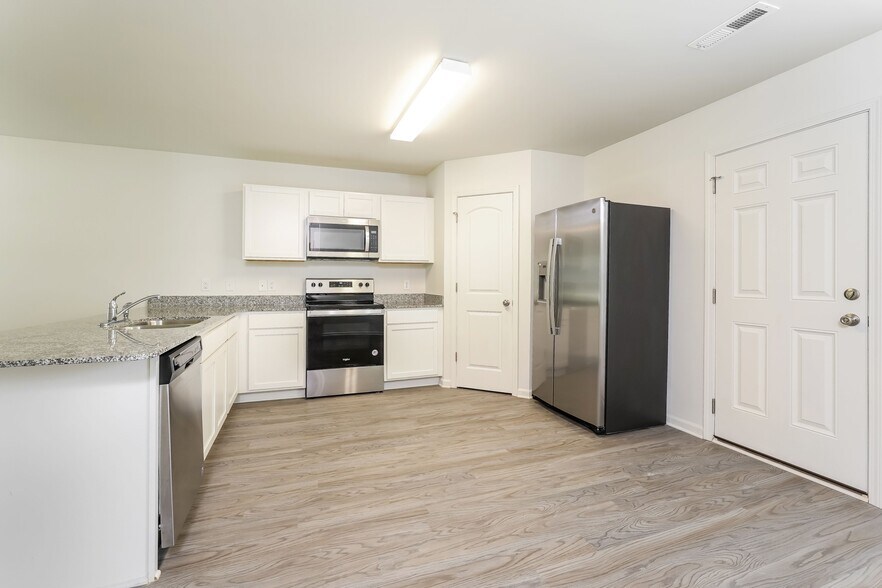 Building Photo - 4330 Shadi Green Ln