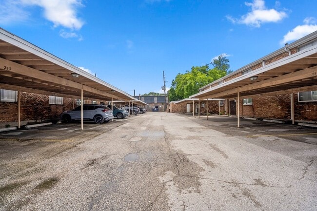 Building Photo - 5343 Richmond Ave.