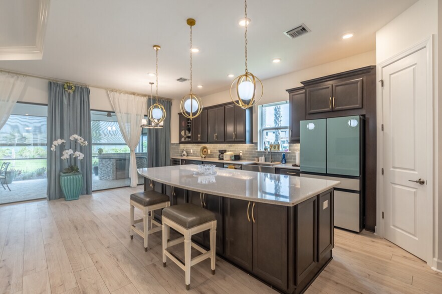 Kitchen - 15347 Turin Dr