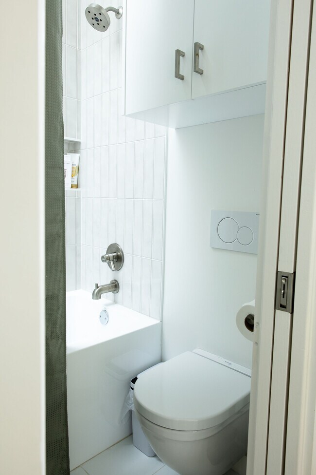 Building Photo - 507 S Park Dr