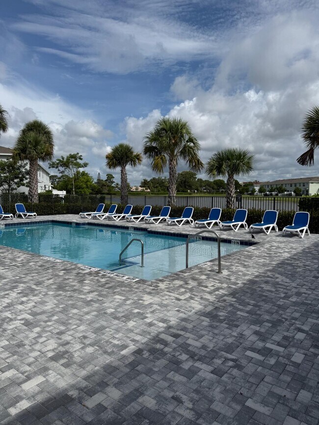 Building Photo - 4303 Hammock Grove Dr