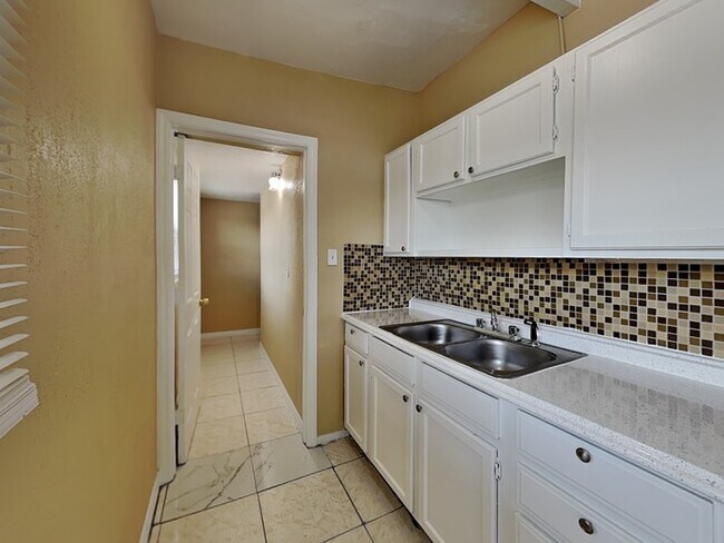 Building Photo - 8403 Libby Ln