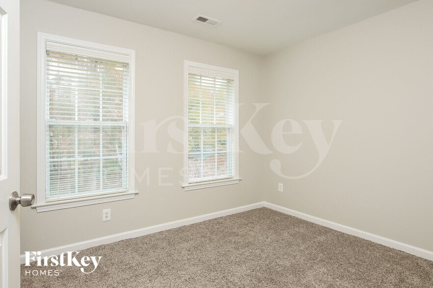 Building Photo - 3802 Northumberland Dr