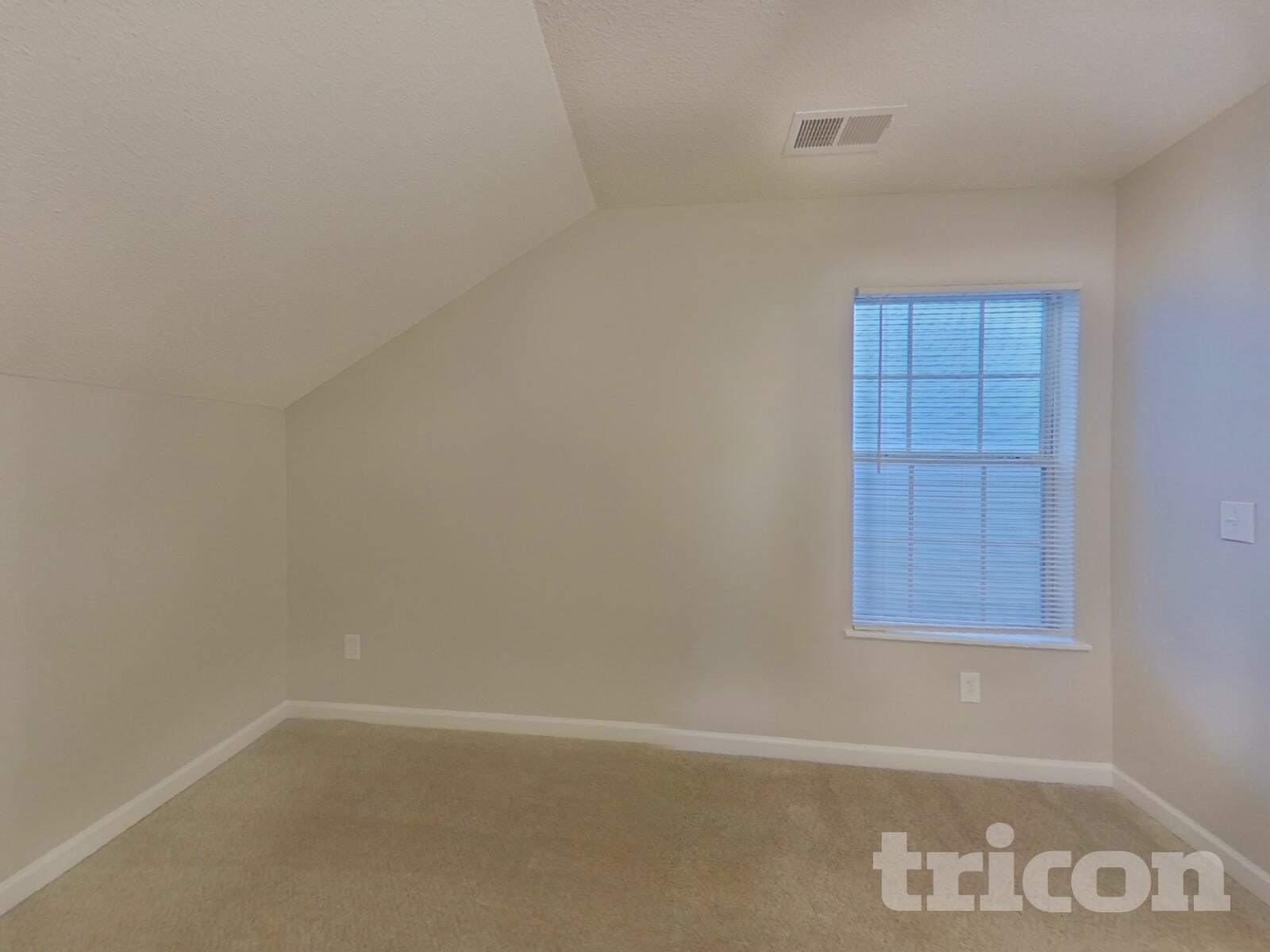 Building Photo - 2048 Lake Carolina Dr