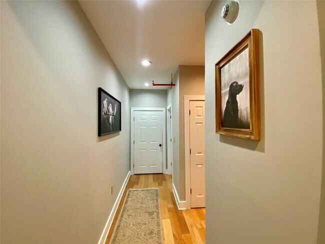 Building Photo - 254 W Washington St