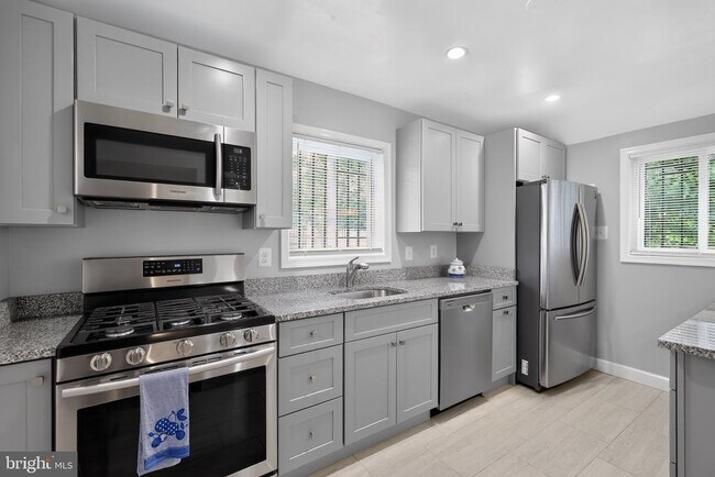 Building Photo - 11102 Bucknell Dr