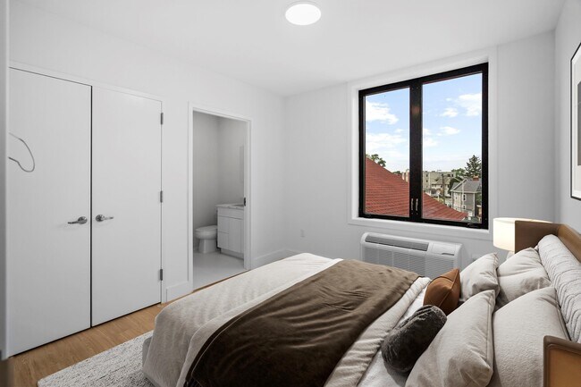 Building Photo - 50-52 Easton Ave