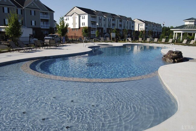 Building Photo - 304 Hunterdale Dr