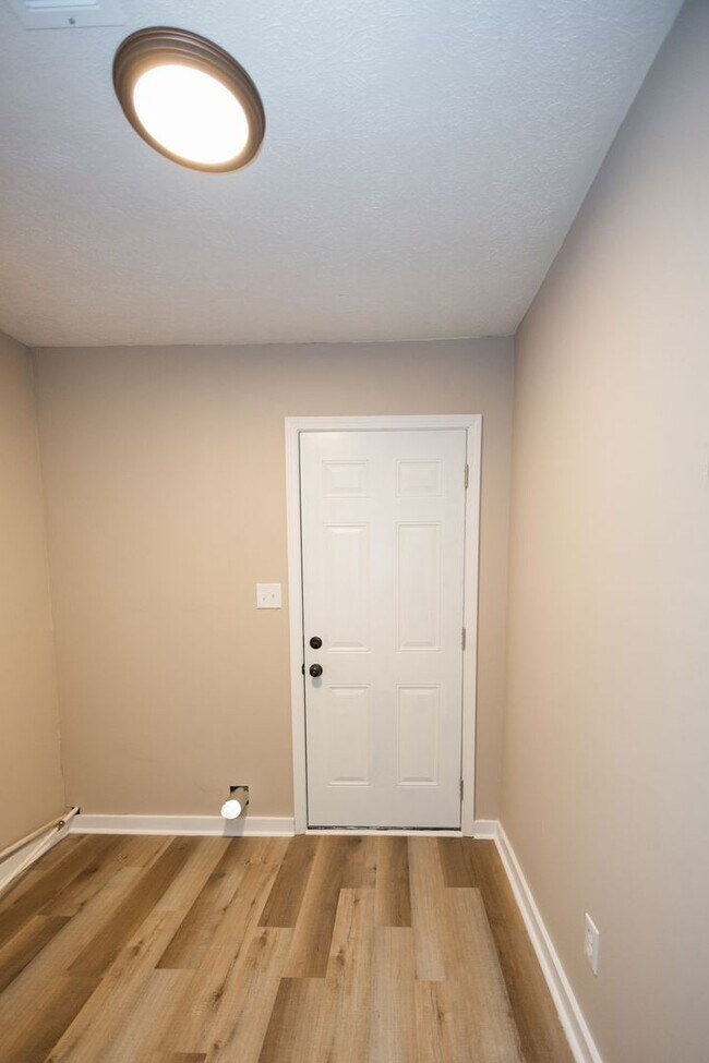 Building Photo - 732-732 Randall St