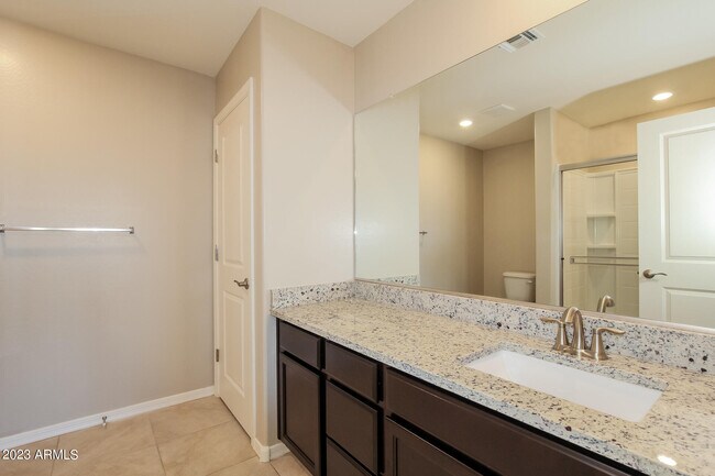Building Photo - 3919 S 82nd Dr
