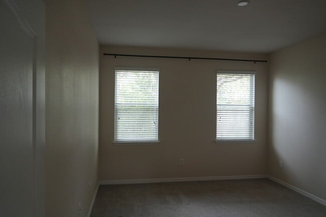 Building Photo - 2212 Lennox Dale Ln