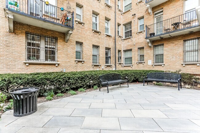 Building Photo - 1401 Columbia Rd NW