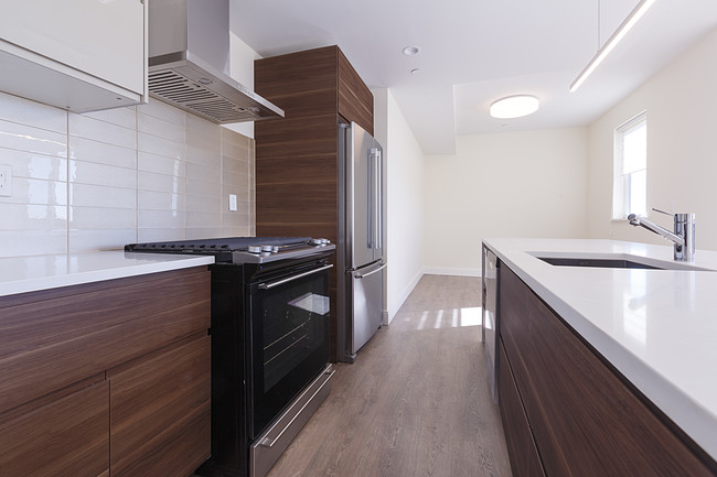 Building Photo - Longwood Terrace