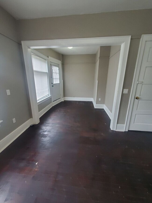 Building Photo - 2516-2518 N 12th St. (Duplex)