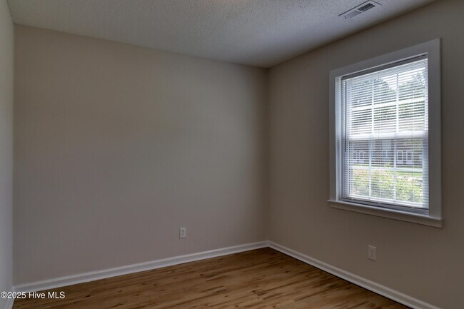 Building Photo - 2314 Indian Dr