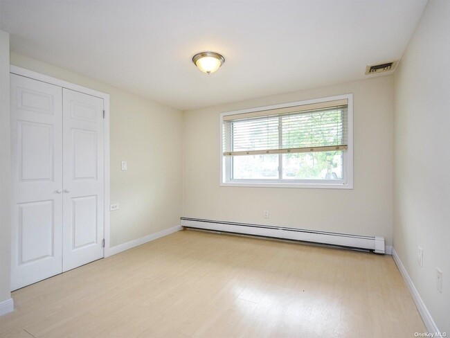 Building Photo - 39 Graywood Rd