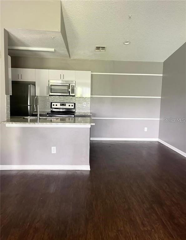 Building Photo - 4348 S Kirkman Rd