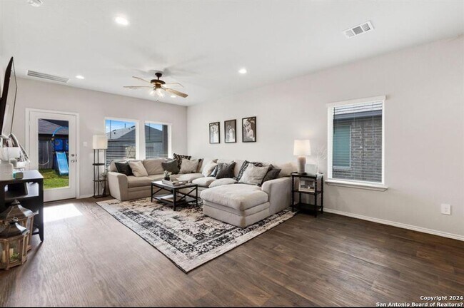 Building Photo - 13911 Great Pnes Ct