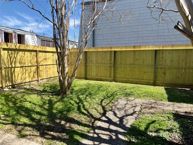 Building Photo - 10168 Beekman Pl Dr