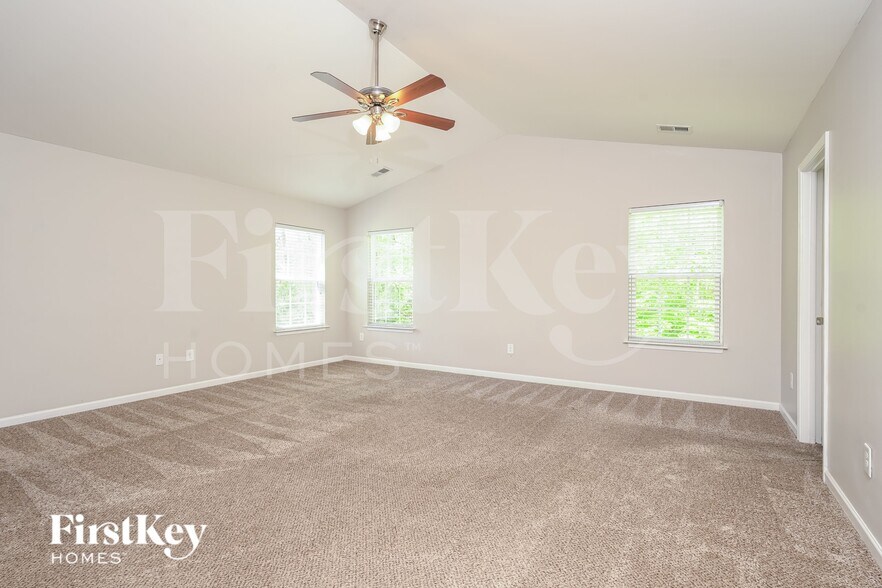 Building Photo - 1626 Weatherend Dr