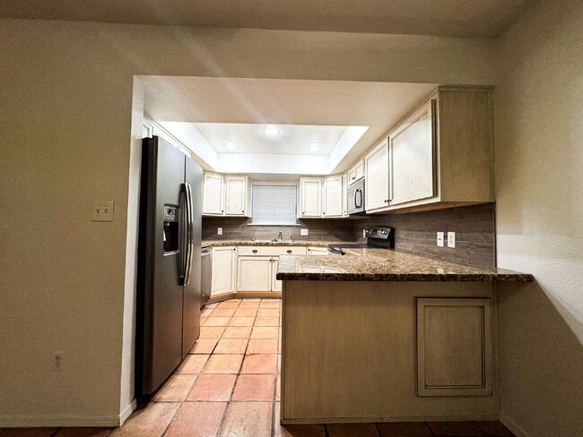 Building Photo - "2-Bed, 2-Bath Condo in Laguna Place!"