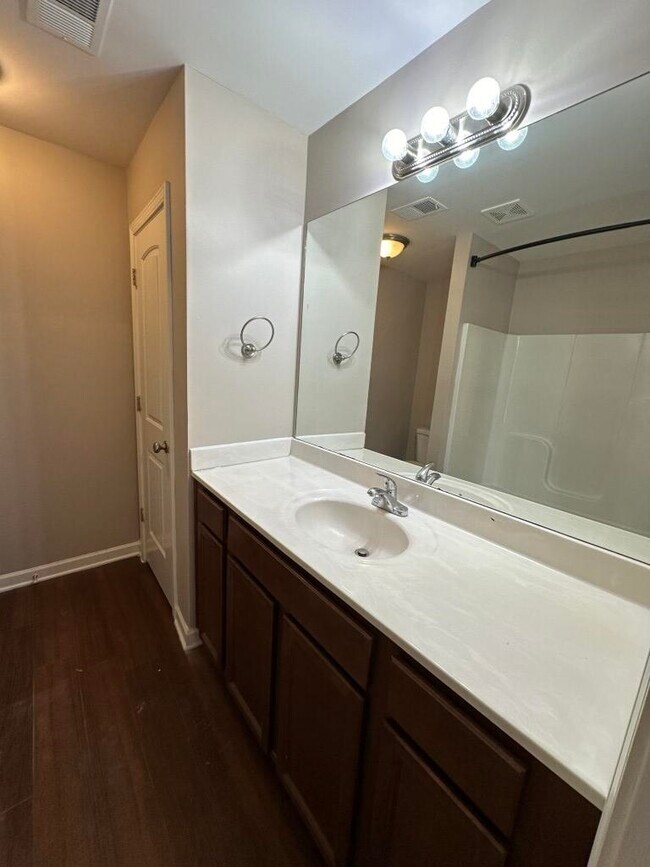 Building Photo - 1311 Crosstown Ct