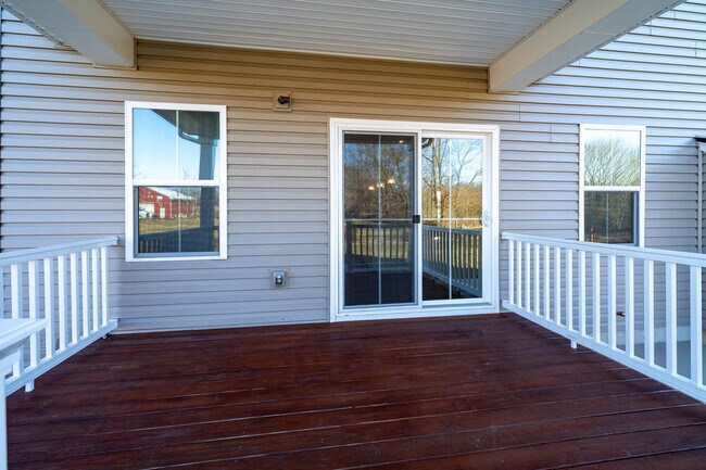 Building Photo - 2049 Creswell Dr