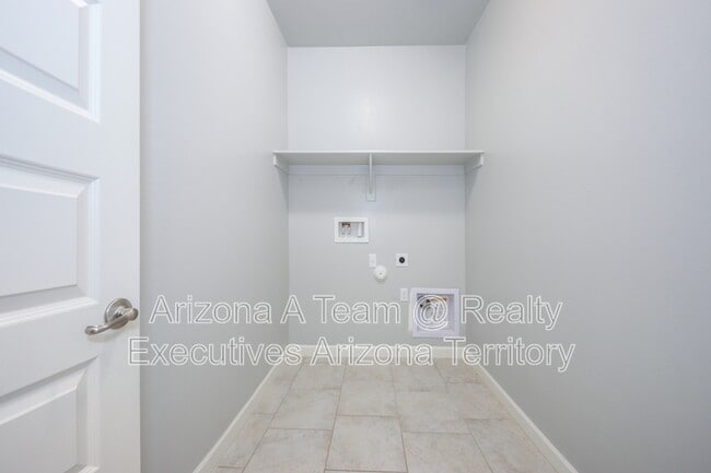 Building Photo - 9404 W Gambel Oak Ln