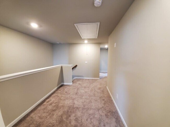 Building Photo - 135 Berry Dr
