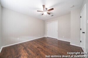 Building Photo - 423 Golden Walk