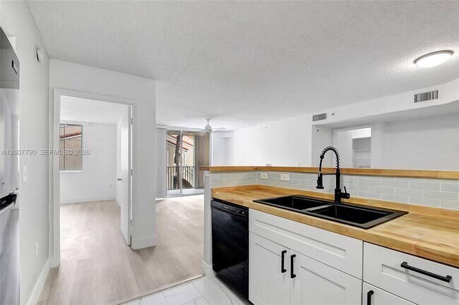 Building Photo - 7808 Sonoma Springs Cir