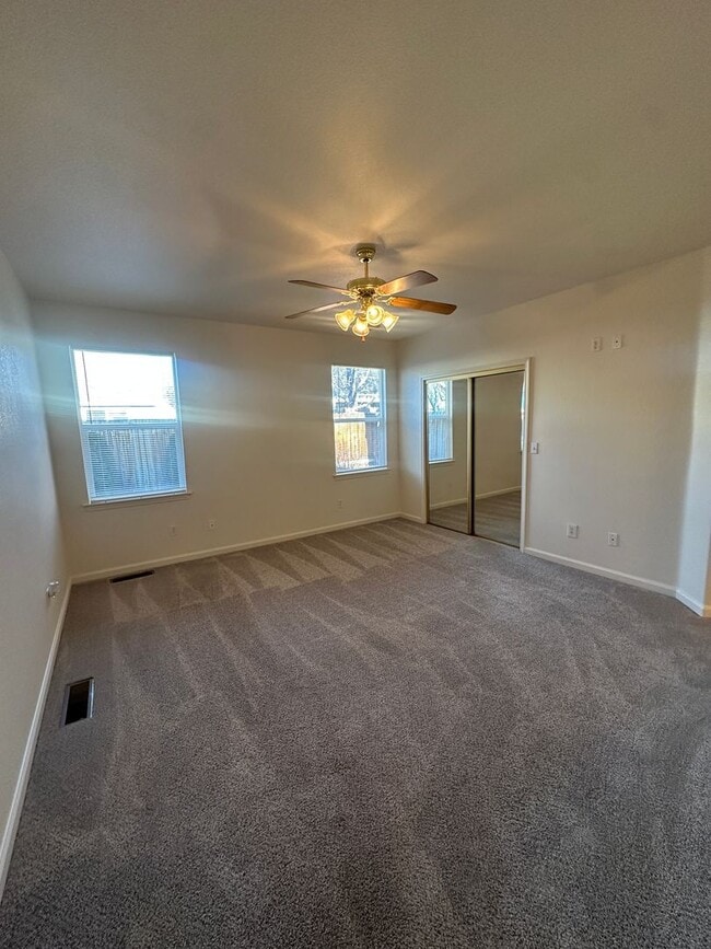 Building Photo - Charming Chichester Home