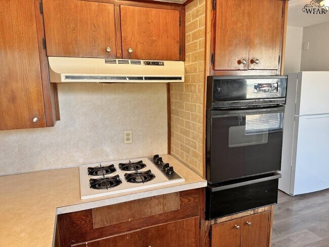 Building Photo - 4118 Palomino St