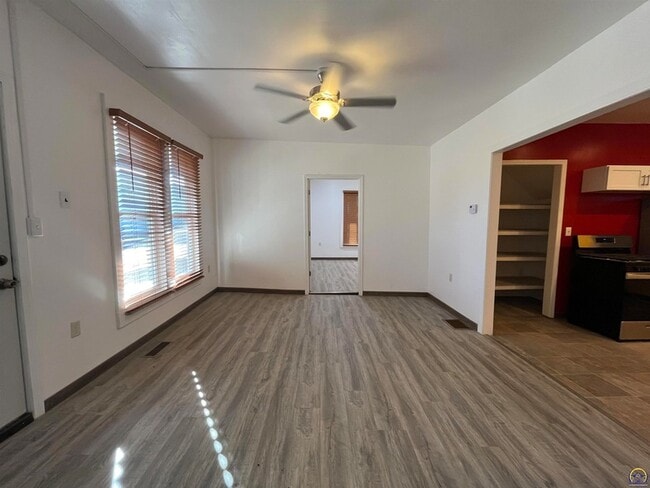 Building Photo - 401 Constitution St