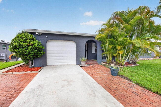 Building Photo - 4599 Betelnut St