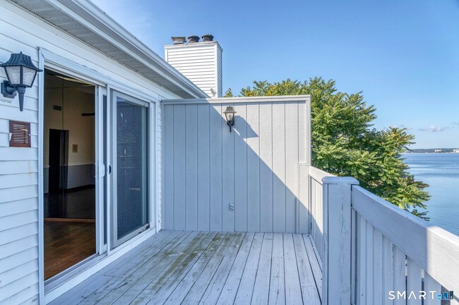 Building Photo - 86 Cove St