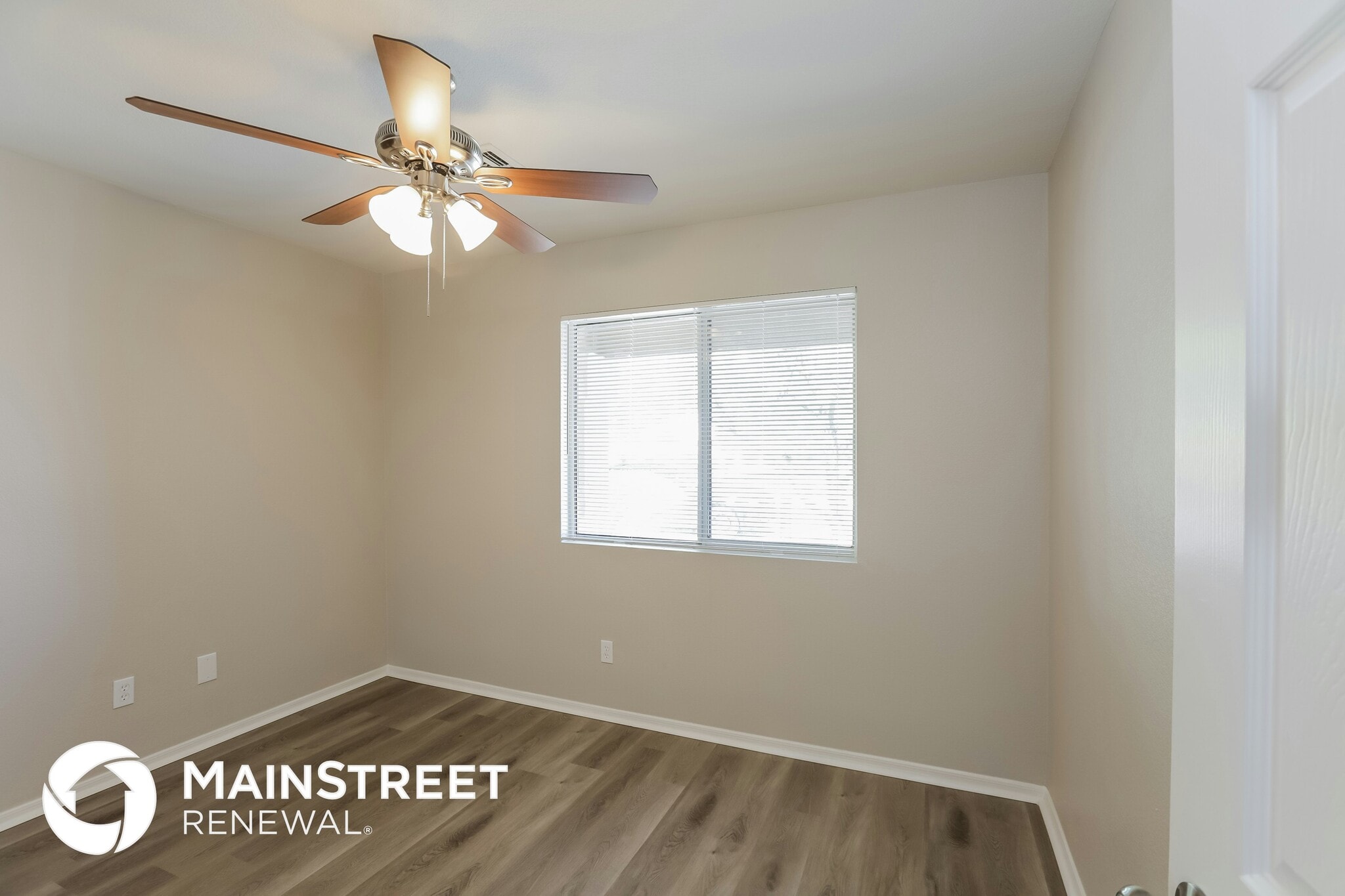 Building Photo - 2440 S 71st Ln