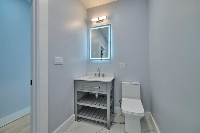 Building Photo - 97 Oakton Ave