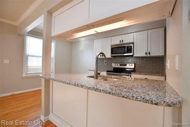 Building Photo - 1527 Mariner Dr