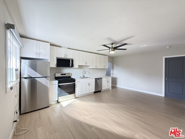 Building Photo - 1505 Cochran Ave